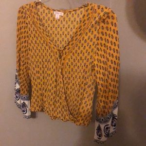 Yellow mustard target top